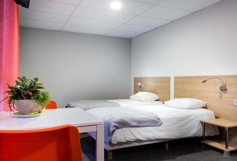 Отель Restaurant Espace Squash 3000