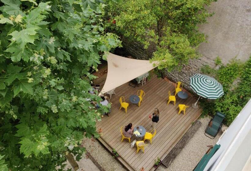 هتل Saint Charles Hôtel & Coliving Biarritz