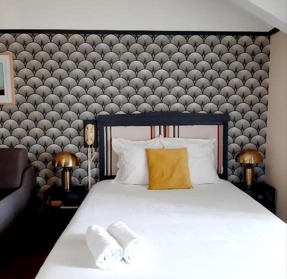 هتل Saint Charles Hôtel & Coliving Biarritz