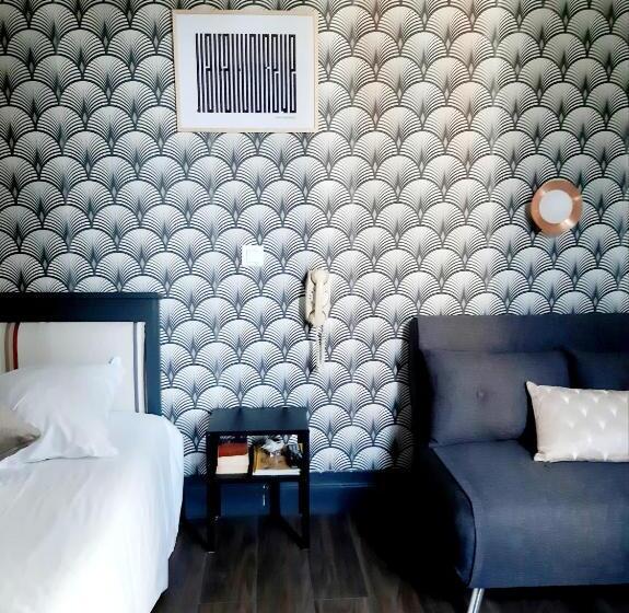 هتل Saint Charles Hôtel & Coliving Biarritz