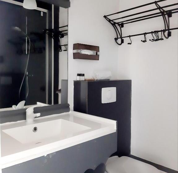 בית מלון כפרי Saint Charles Hôtel & Coliving Biarritz