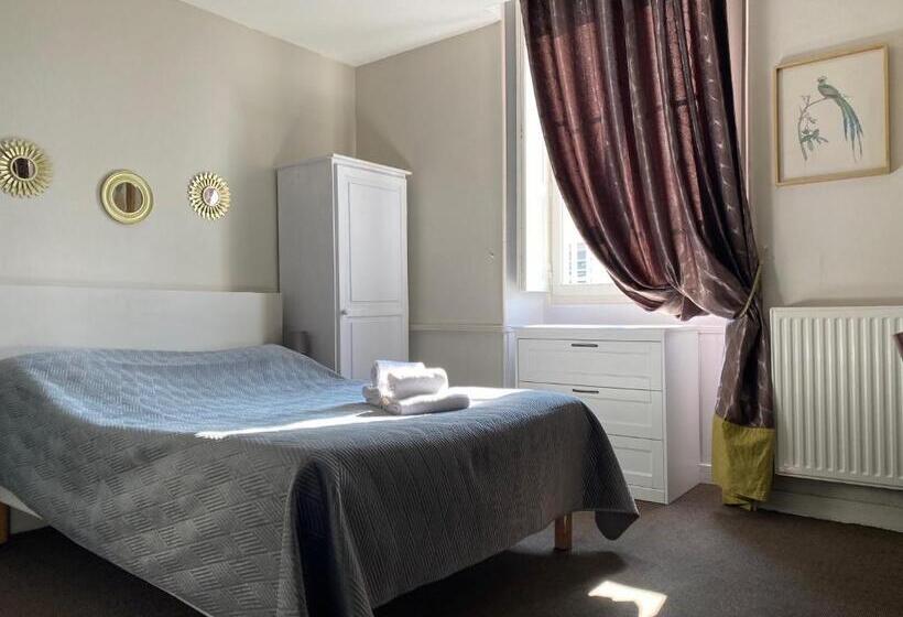 Отель Saint Yves