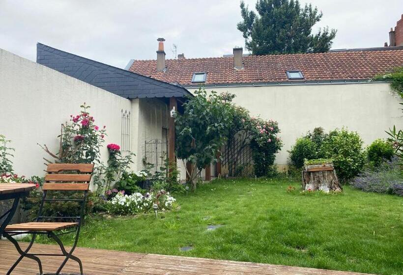 Отель Saint Yves