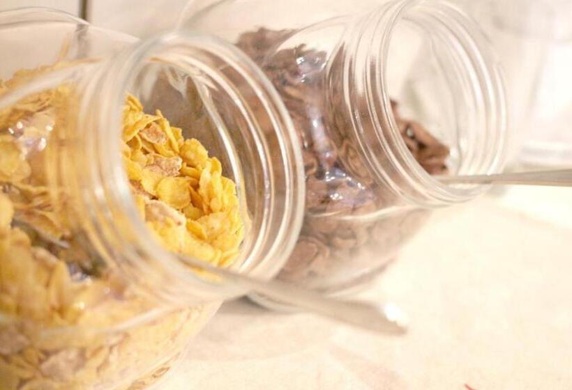 Отель Saint Yves