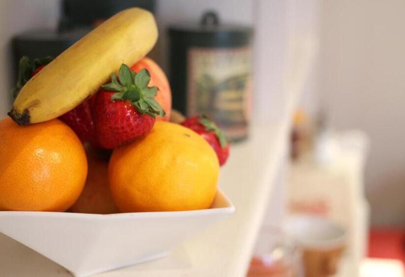 Отель Saint Yves