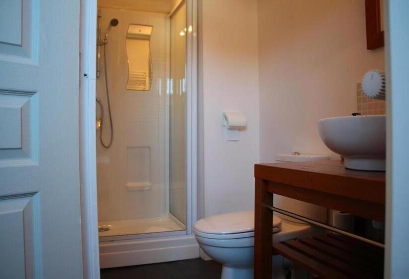 Отель Saint Yves