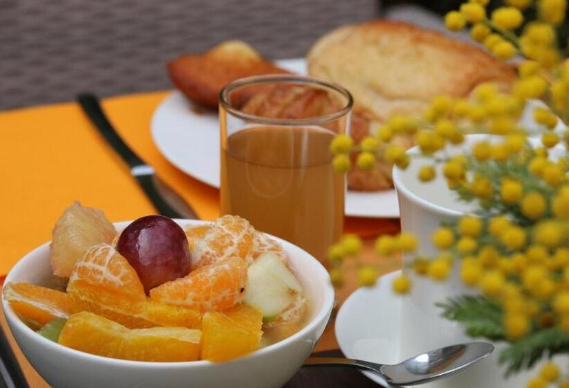 Отель Villa Les Bains