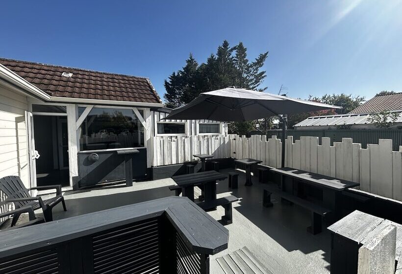 هتل Wood Inn Bordeaux Aeroport