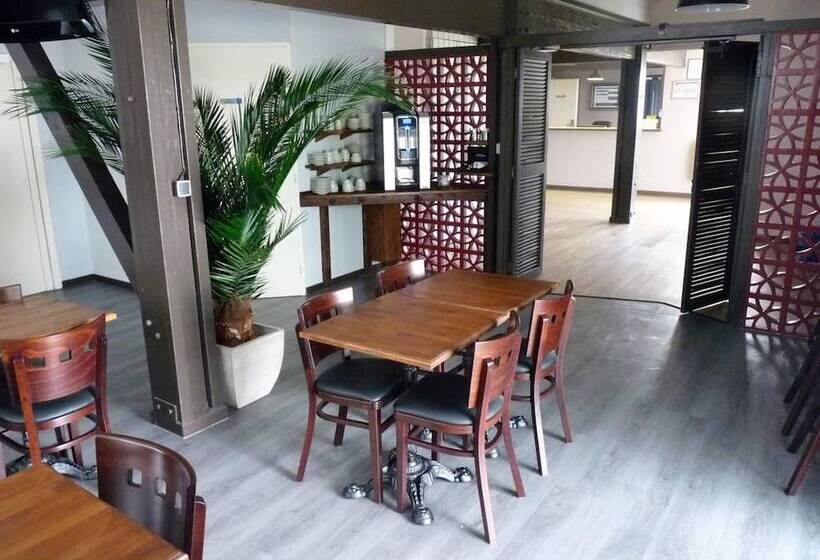 هتل Wood Inn Bordeaux Aeroport