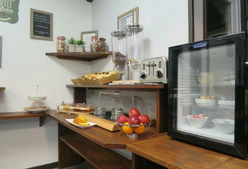 هتل Wood Inn Bordeaux Aeroport