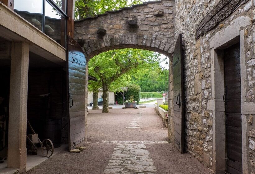Мотель Logis Hôtel Restaurant La Vieille Ferme, Mâcon Nord