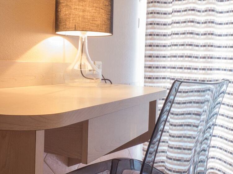 Мотель Logis Hôtel Restaurant La Vieille Ferme, Mâcon Nord