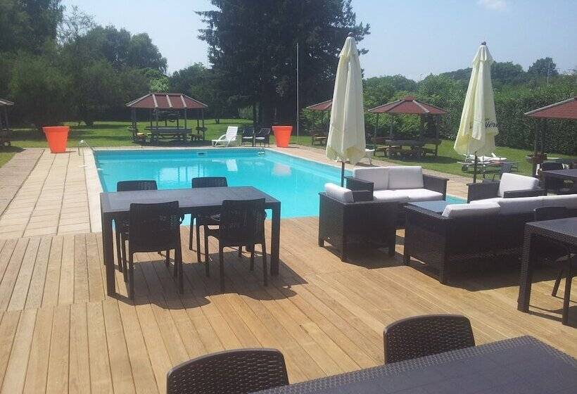 Мотель Logis Hôtel Restaurant La Vieille Ferme, Mâcon Nord