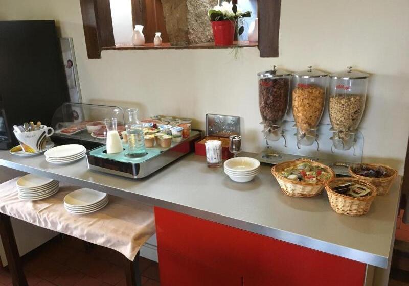 モーテル Logis Hôtel Restaurant La Vieille Ferme, Mâcon Nord