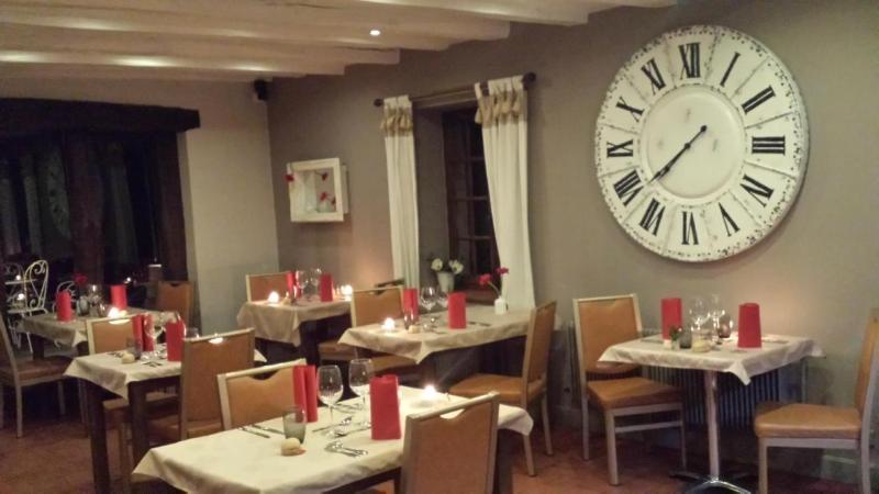 Мотель Logis Hôtel Restaurant La Vieille Ferme, Mâcon Nord
