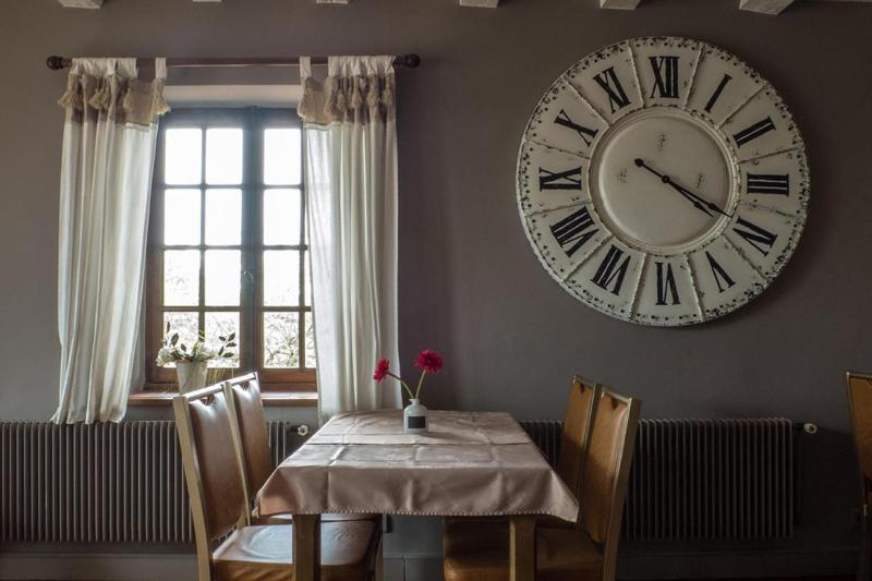 Мотель Logis Hôtel Restaurant La Vieille Ferme, Mâcon Nord