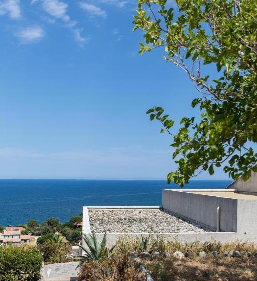 住所  Résidence Costa D'oru