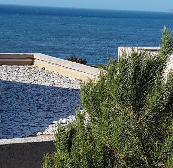 住所  Résidence Costa D'oru