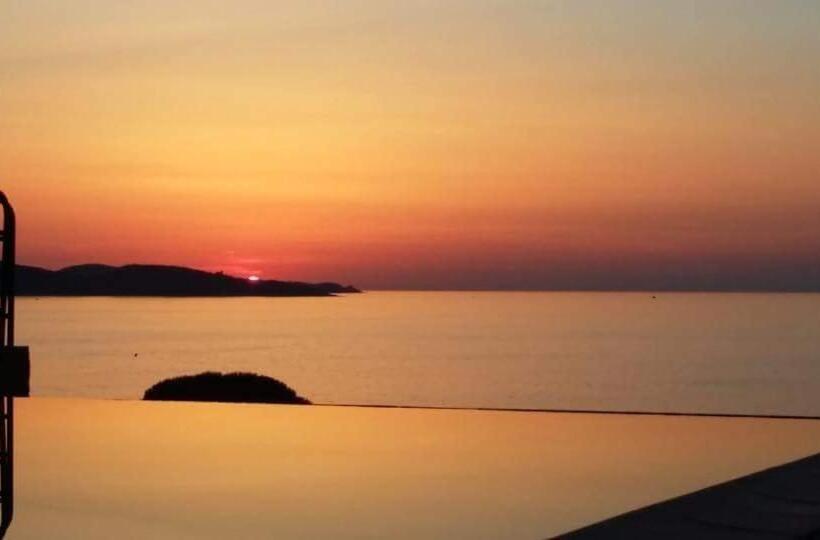 住所  Résidence Costa D'oru