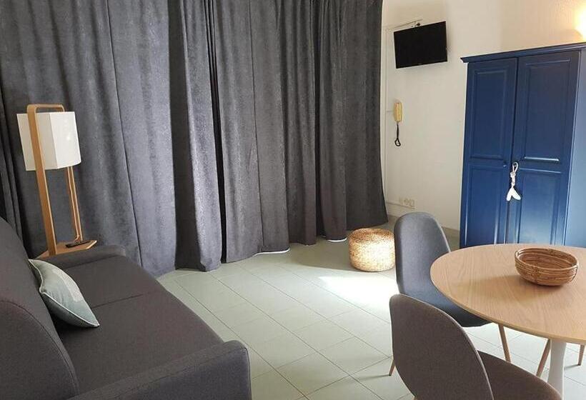 住所  Résidence Costa D'oru