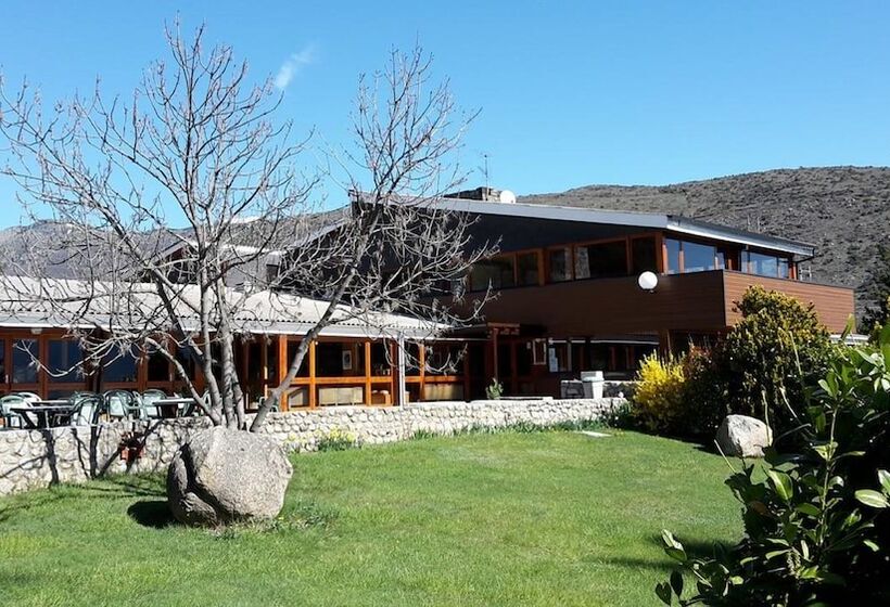 אתר נופש Village Club Yravals