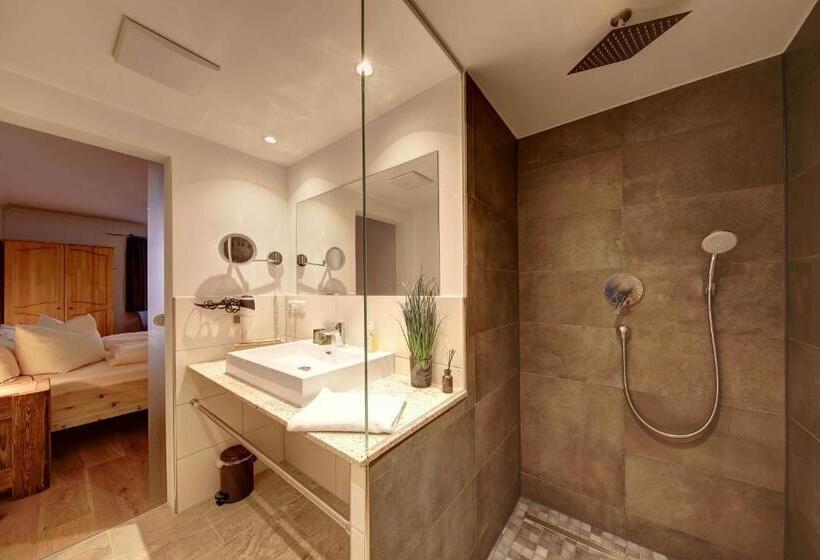 הוסטל Zum Kirchenbauer