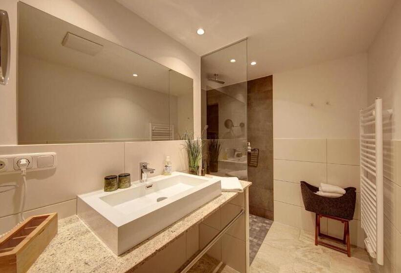 הוסטל Zum Kirchenbauer