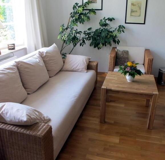 مبيت وإفطار Altes Landhaus Am Park