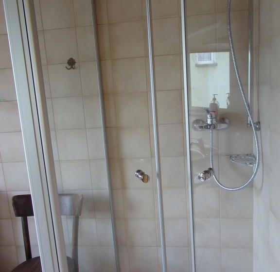 مبيت وإفطار Gästehaus Weingut Arns