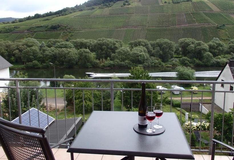 مبيت وإفطار Gästehaus Weingut Arns