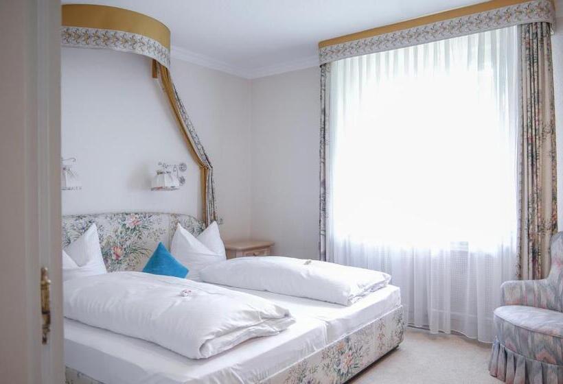مبيت وإفطار Villa Adolphine