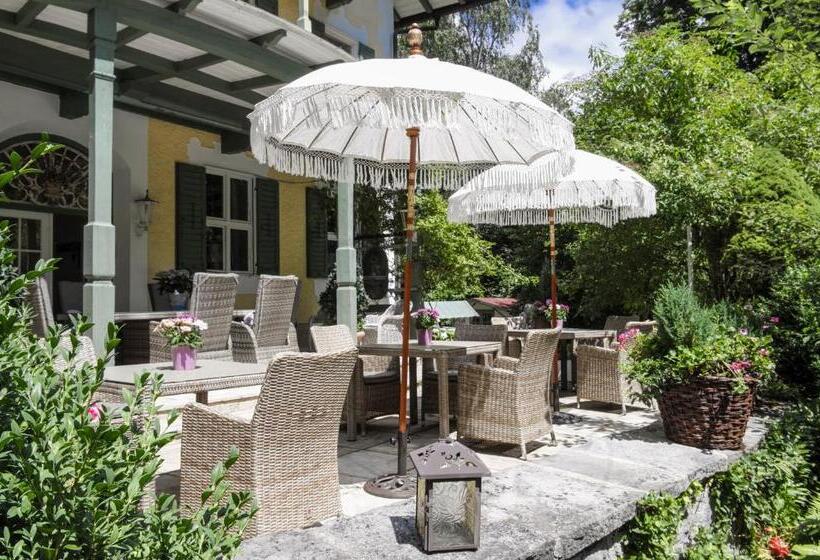 Bed and Breakfast Villa Adolphine