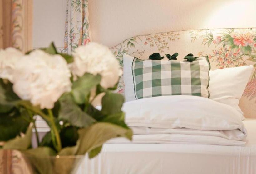 Bed and Breakfast Villa Adolphine