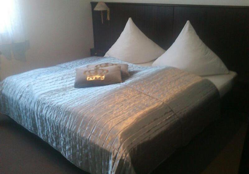 ホテル Am Schiffshebewerk