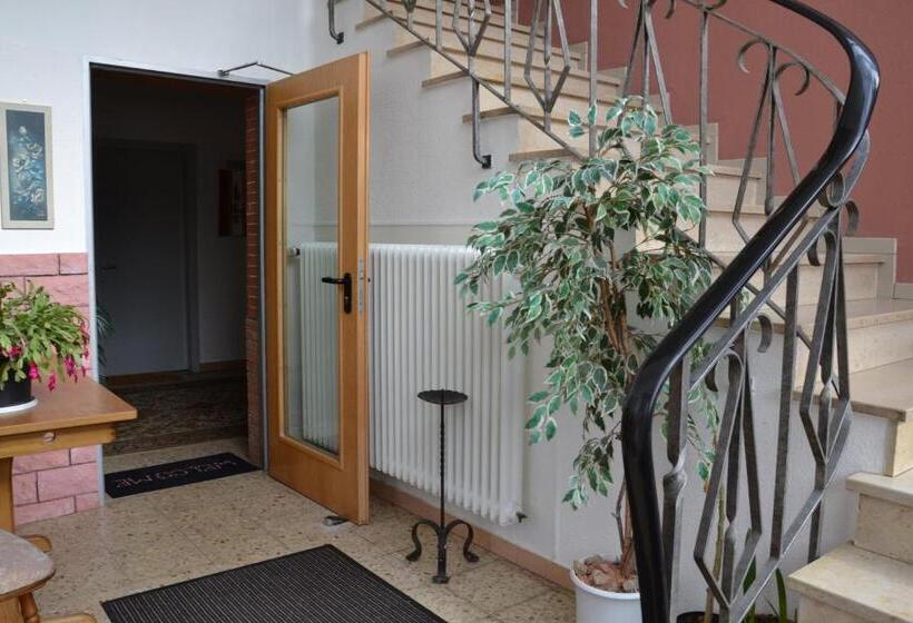 ホテル An Der Sauer