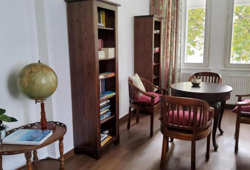 Отель & Café Kleinergrünauer