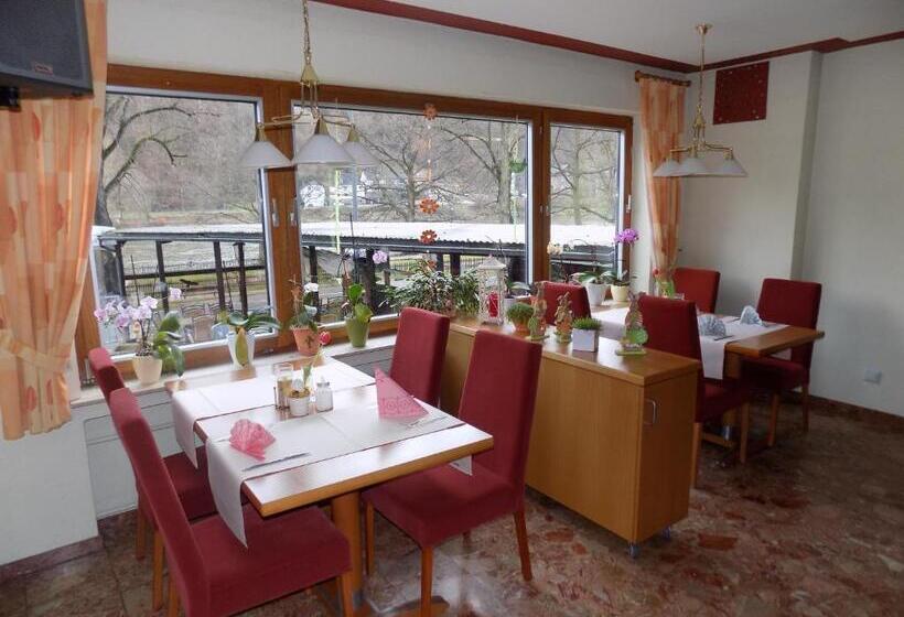 Отель Cafe Rosi