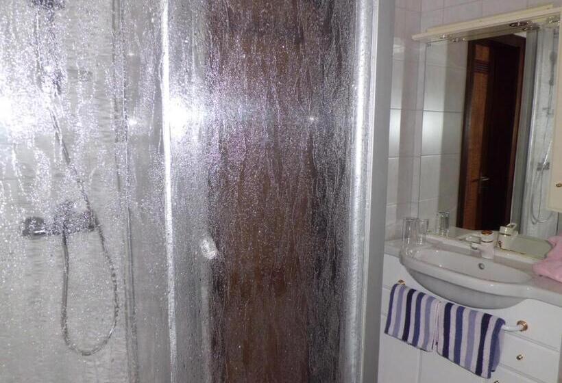 Отель Cafe Rosi