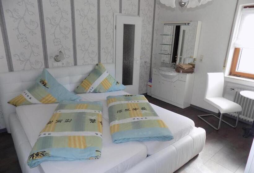 Отель Cafe Rosi