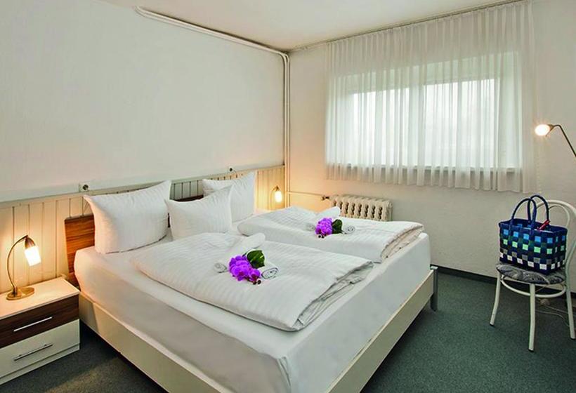 هتل Strandhaus Heringsdorf