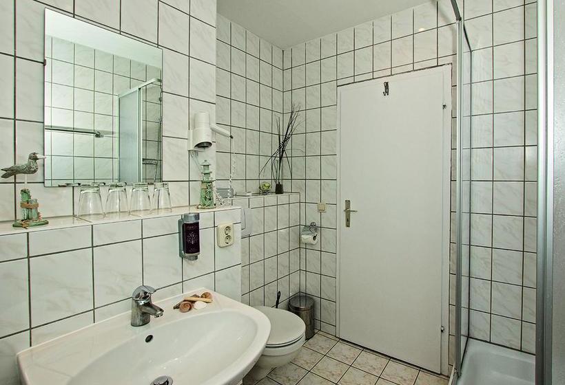 هتل Strandhaus Heringsdorf