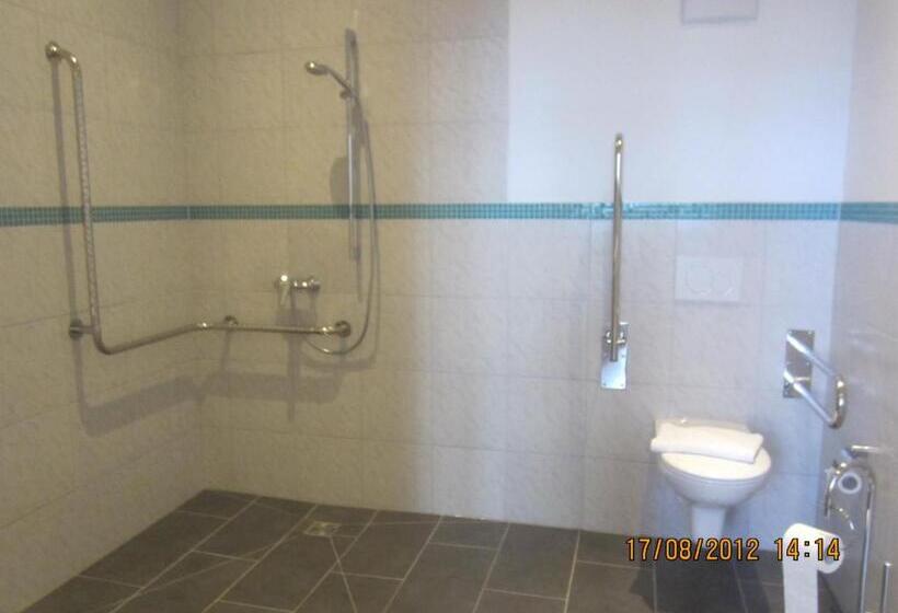 בית מלון כפרי Dah Inn