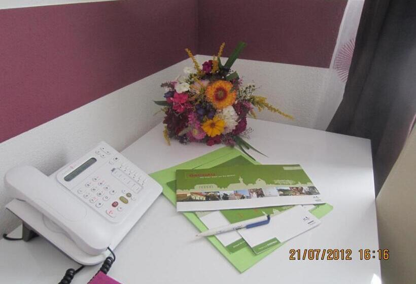 בית מלון כפרי Dah Inn