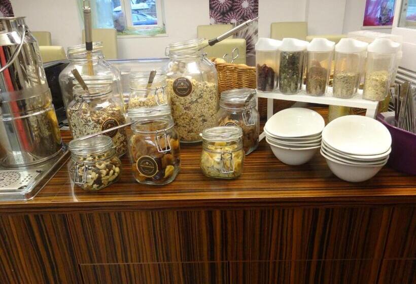 בית מלון כפרי Dah Inn