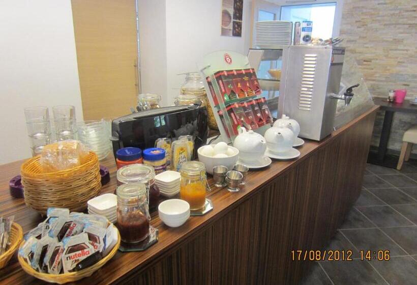 בית מלון כפרי Dah Inn