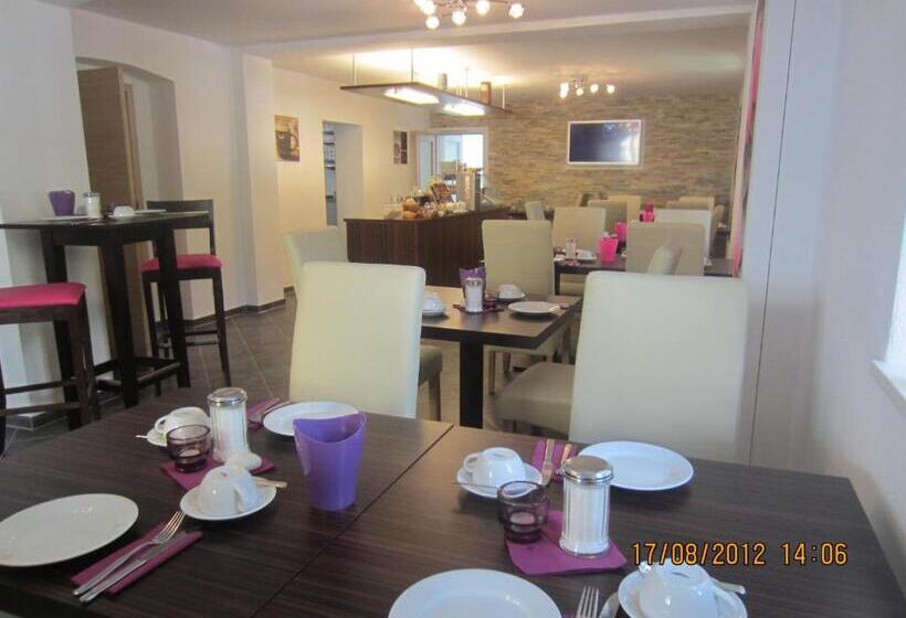 בית מלון כפרי Dah Inn