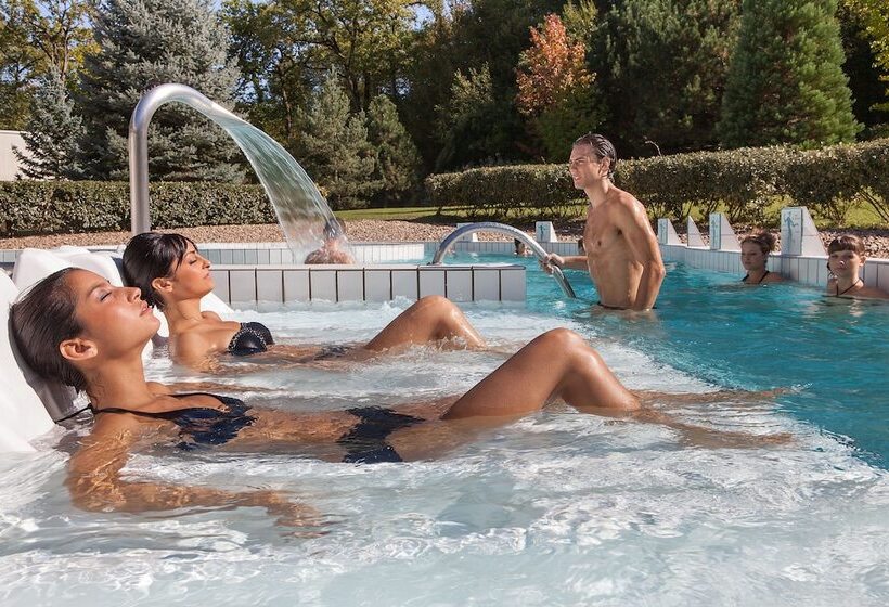 Отель Enzo Hôtels Premier Prix   Logis Amnéville