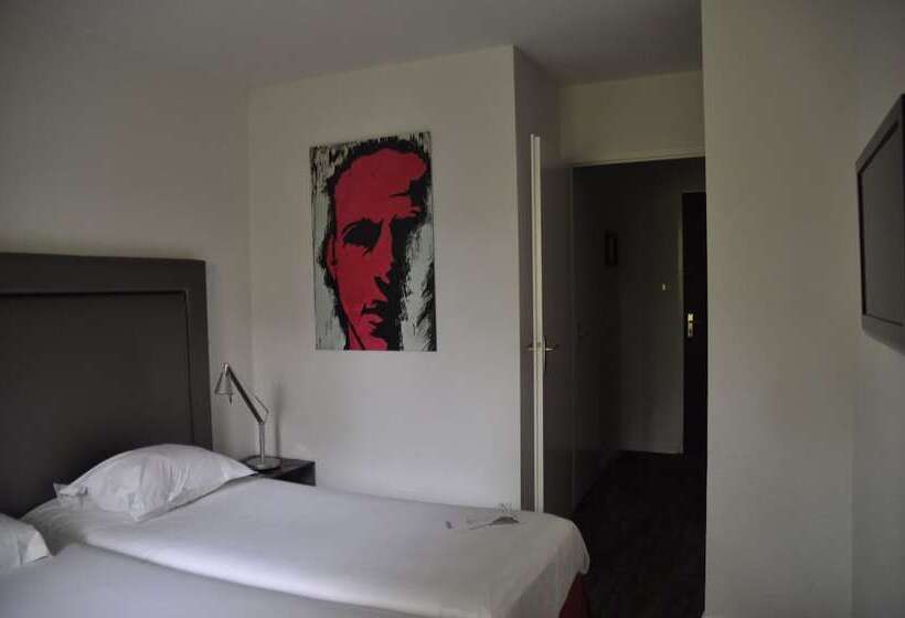 Отель Enzo Hôtels Premier Prix   Logis Amnéville