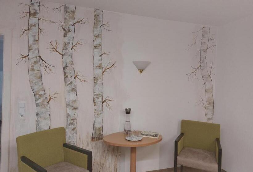 Отель Garni Vier Jahreszeiten