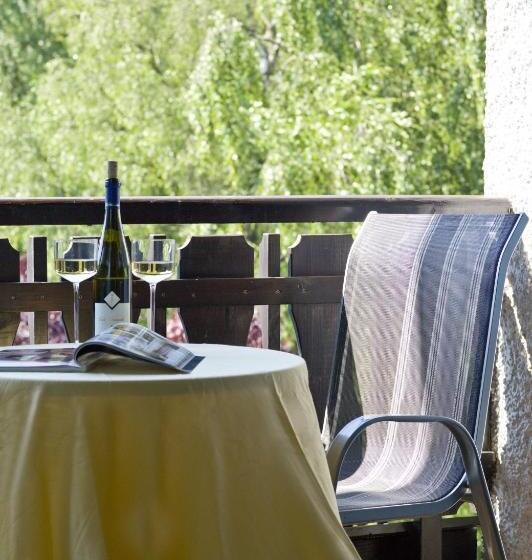 Отель Garni Vier Jahreszeiten